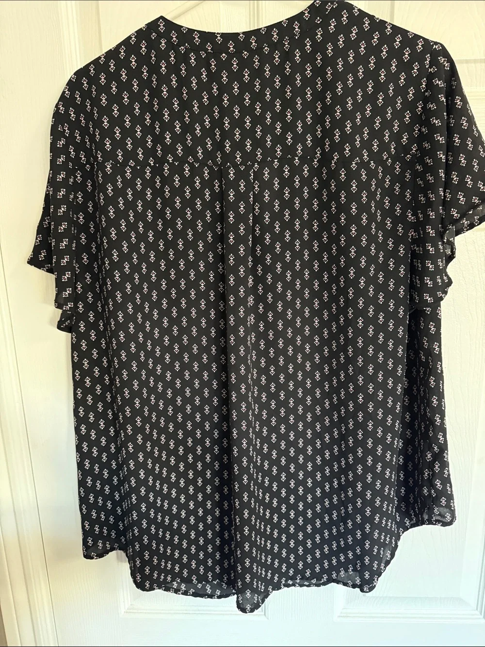 torrid size 1. Black Blouse with White Geometric Print - Picture 3 of 4